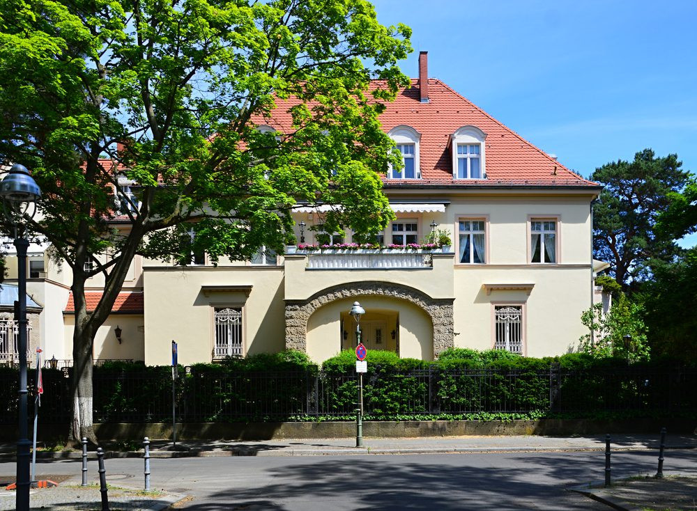 Imposante Villa im Grunewald auf uneinsehbaren Grundstück. VERKAUFT!