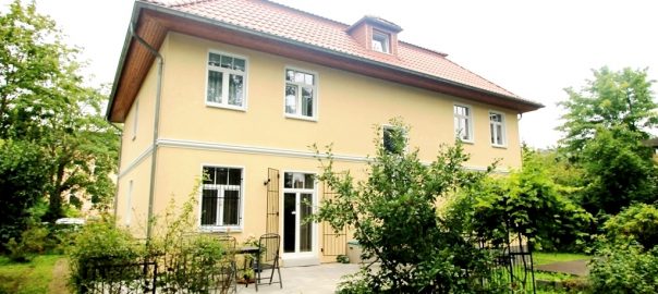 Moderne Zweifamilien Villa in Berlin-Zehlendorf verkauft durch Gross & Klein Immobilien