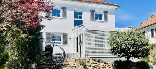 Herrliche Villa auf großem Sonnengrundstück in Berlin-Zehlendorf verkauft durch Gross & Klein Immobilien