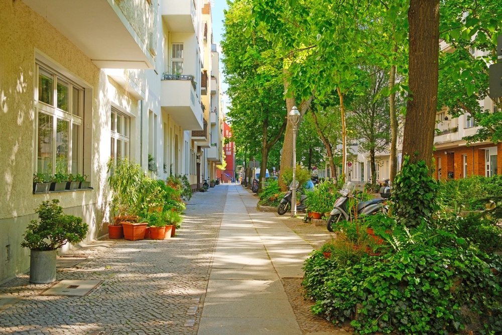 Ruhige Wohnstraße in Berlin-Wilmersdorf mit gepflegten Altbauten
