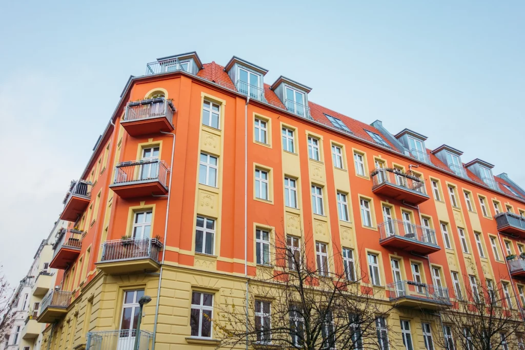Sanierte Altbau Fassade im Winsviertel Prenzlauer Berg Berlin Altbau Fassade im Winsviertel Prenzlauer Berg Berlin
