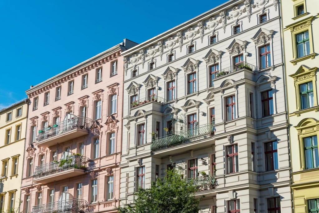 Altbau im Winsviertel Prenzlauer Berg Altbauwohnungen im Winsviertel Prenzlauer Berg Berlin mit Balkonen