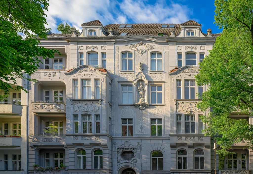 Altbau am Ludwigkirchplatz in Berlin Wilmersdorf – Immobilienmakler Gross & Klein Immobilien