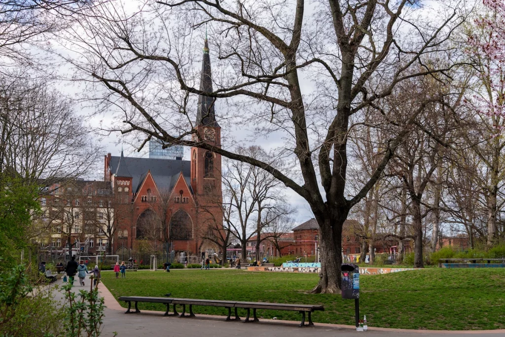 Rudolfplatz im Rudolfkiez Berlin-Friedrichshain – Wohnlage und Umgebung