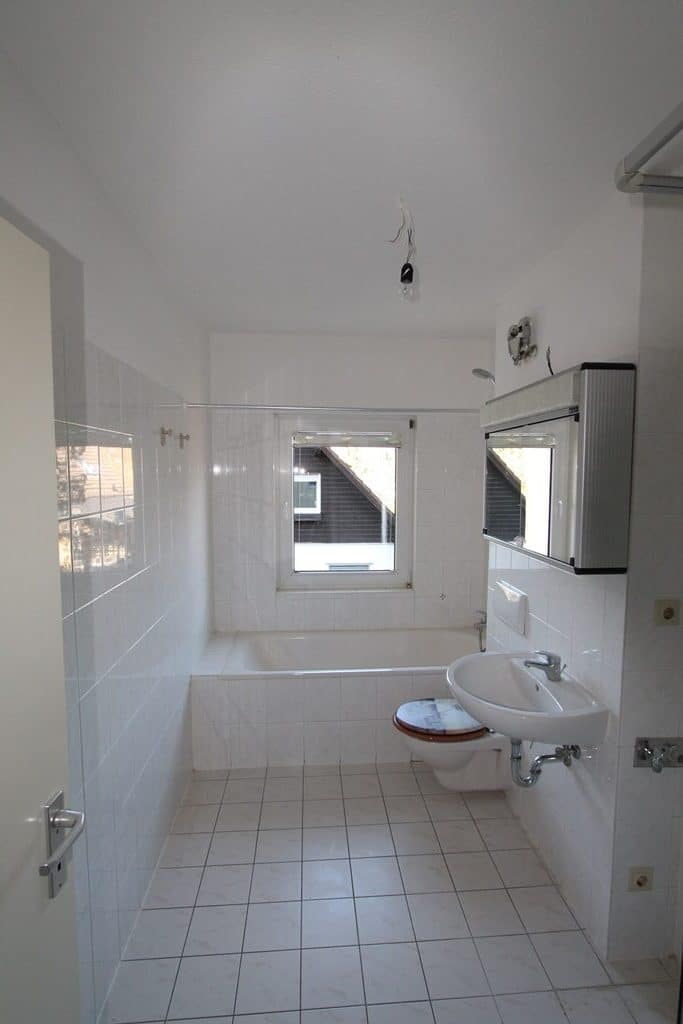 HELLE WOHNUNG MIT BALKON & GÄSTE-WC IN LICHTENRADE – Bild 8